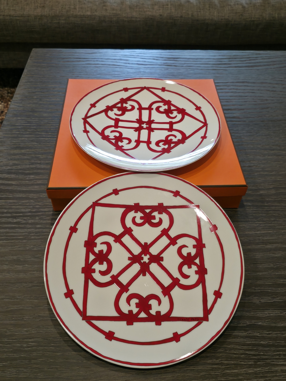 Hermès Balcon du Guadalquivir Red & White Porcelain Plates – Set of 2
